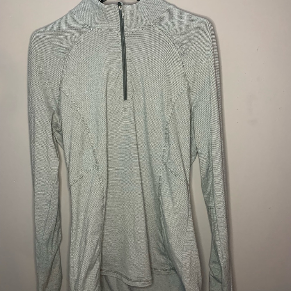 Strip zip up